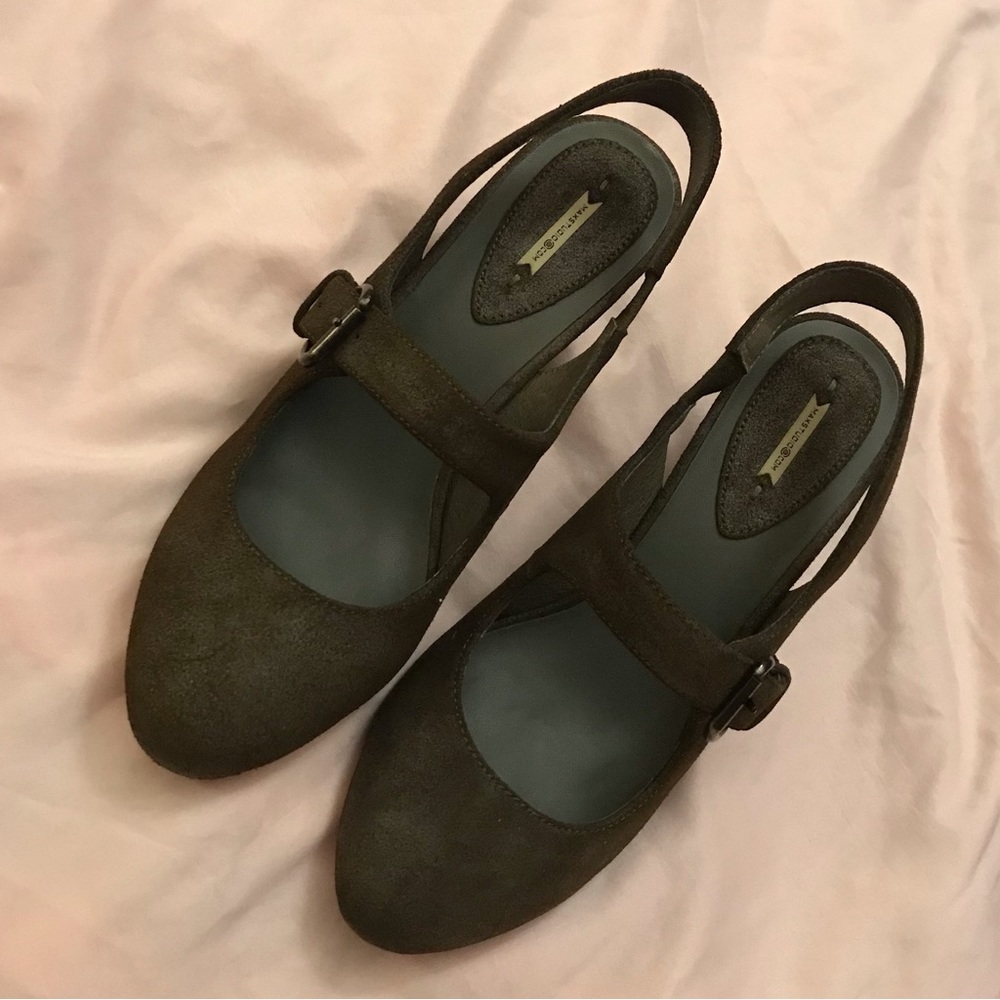 5/25% off - Brown leather strap heels shoes cute beautiful